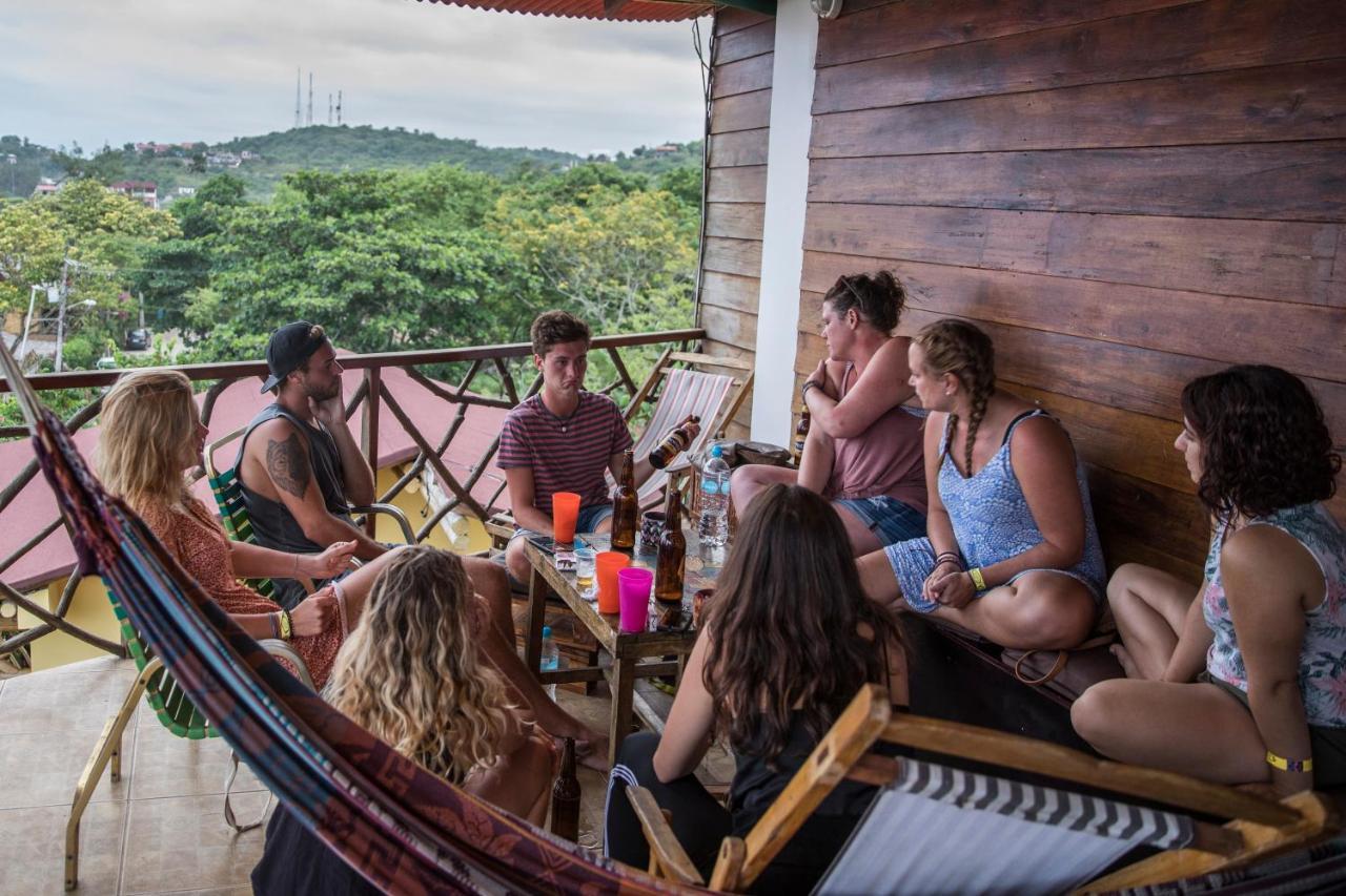 Esperanto Bed & Breakfast Surf Hostel Montañita Dış mekan fotoğraf