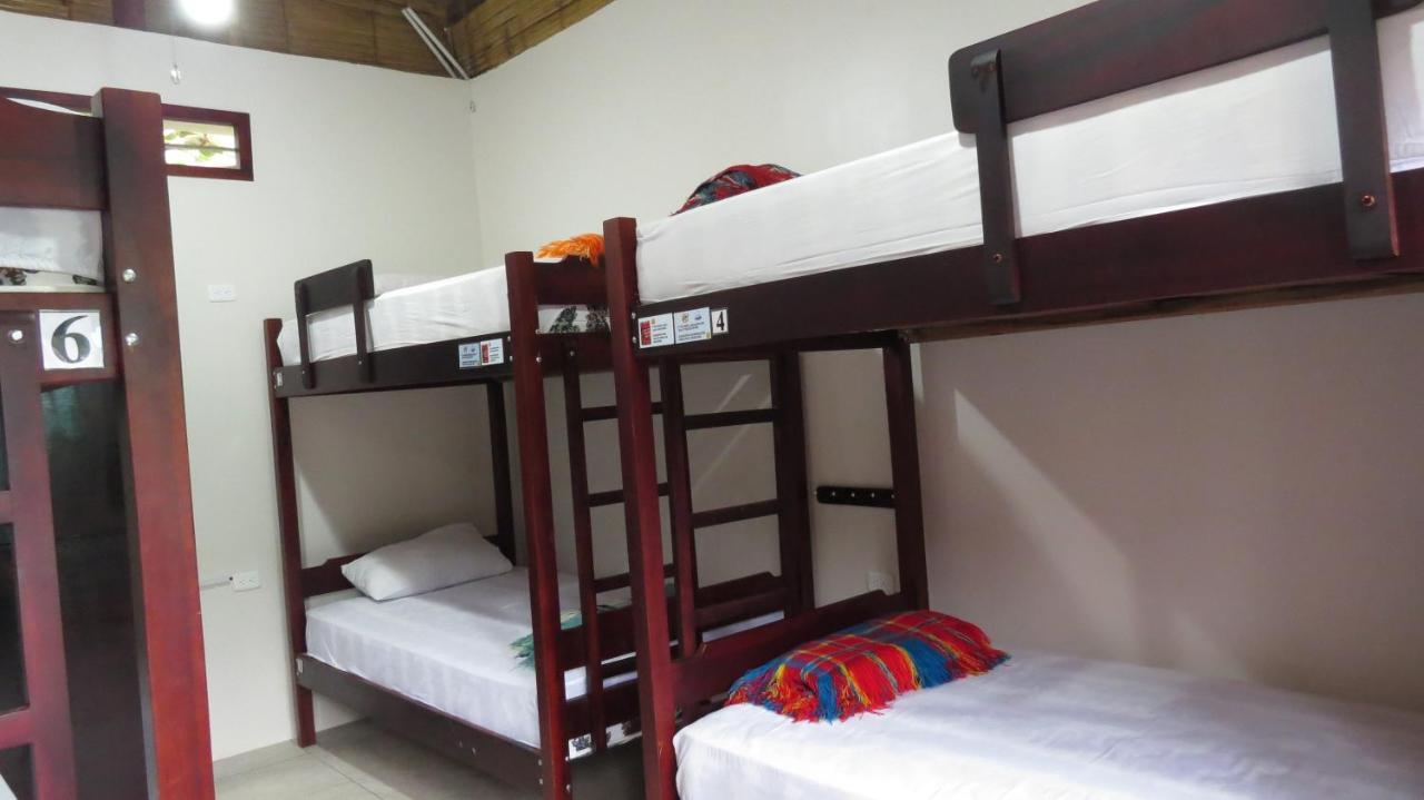 Esperanto Bed & Breakfast Surf Hostel Montañita Dış mekan fotoğraf