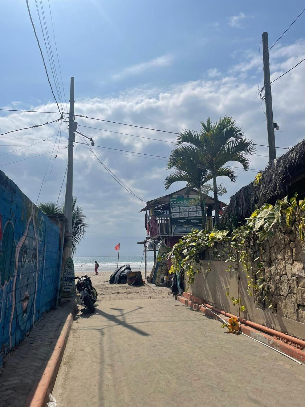 Esperanto Bed & Breakfast Surf Hostel Montañita Dış mekan fotoğraf